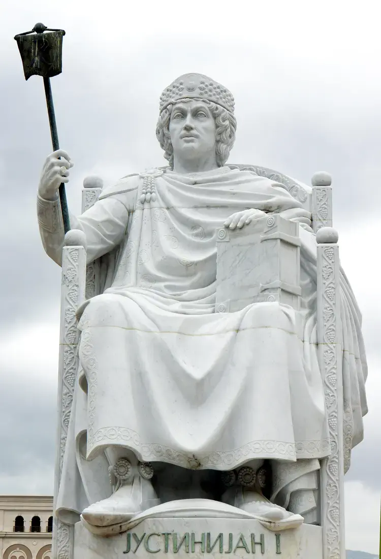 /pix/study/roman/colossus/imperator-iustinianus-magnus-thracia-01-thumb.webp